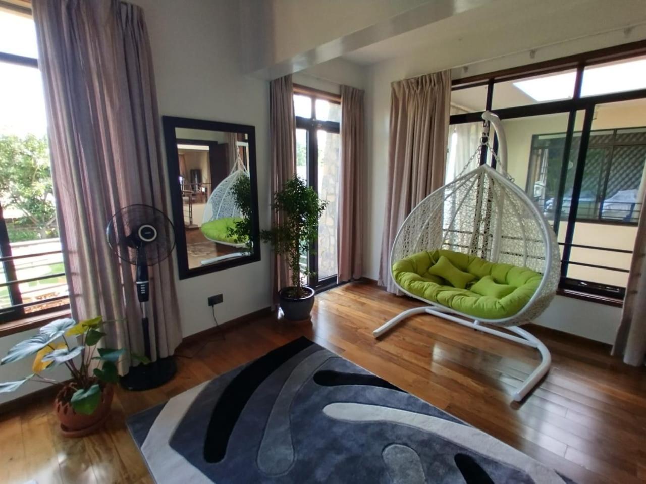 Florances Rest House Nairobi Extérieur photo