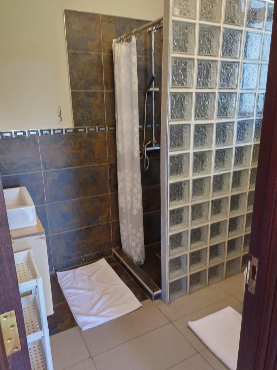 Florances Rest House Nairobi Extérieur photo